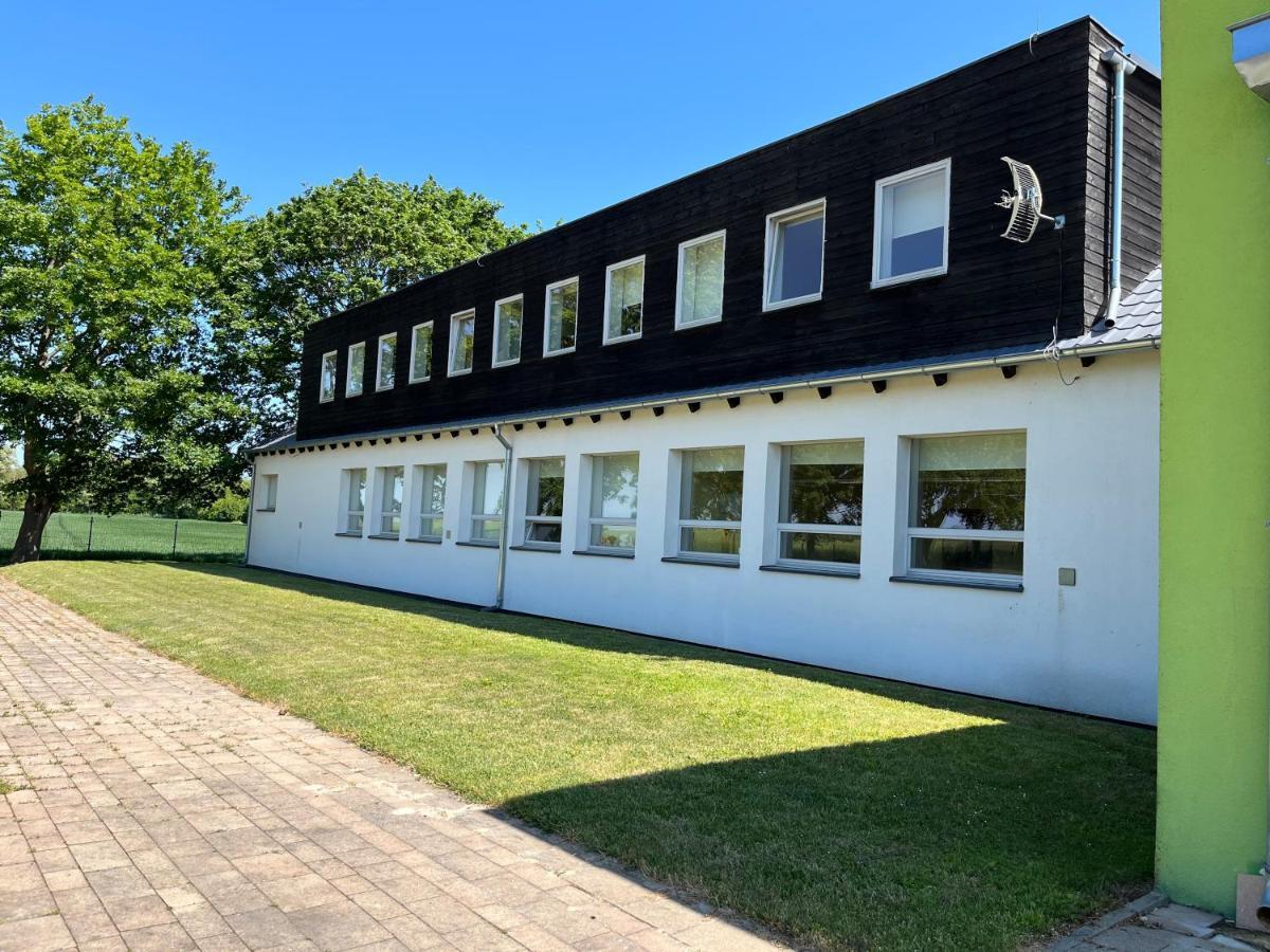 Auberge de jeunesse Osrodek Konferencyjno-Wypoczynkowy à Chojna Extérieur photo